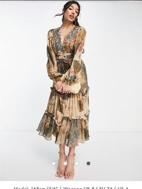 ASOS Design pleated midi dress! Size 2